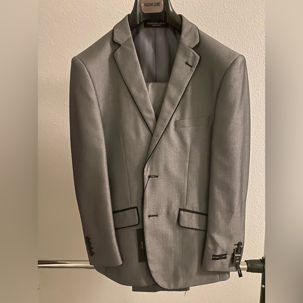 NWT Mens Grey & Black Fascino Uomo Suit Size 34S 28S